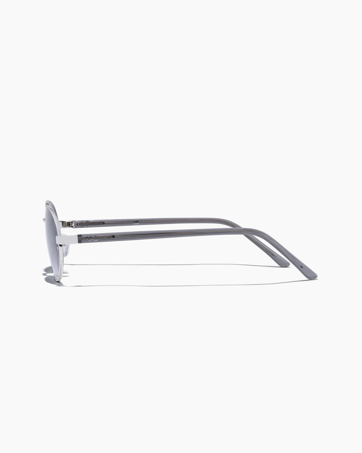SZADE - finch ; polished silver / charcoal