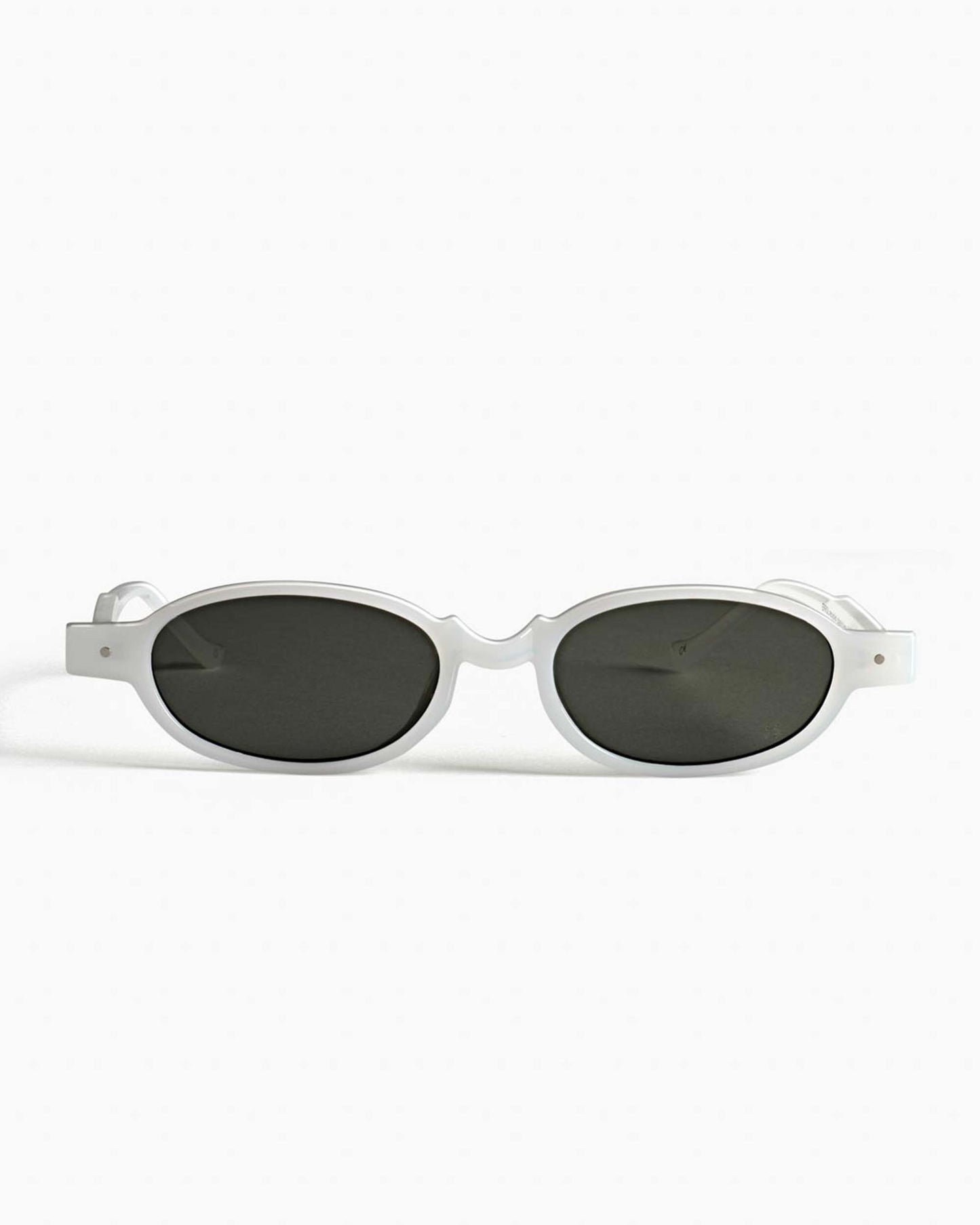 SZADE - errol ; bleached white