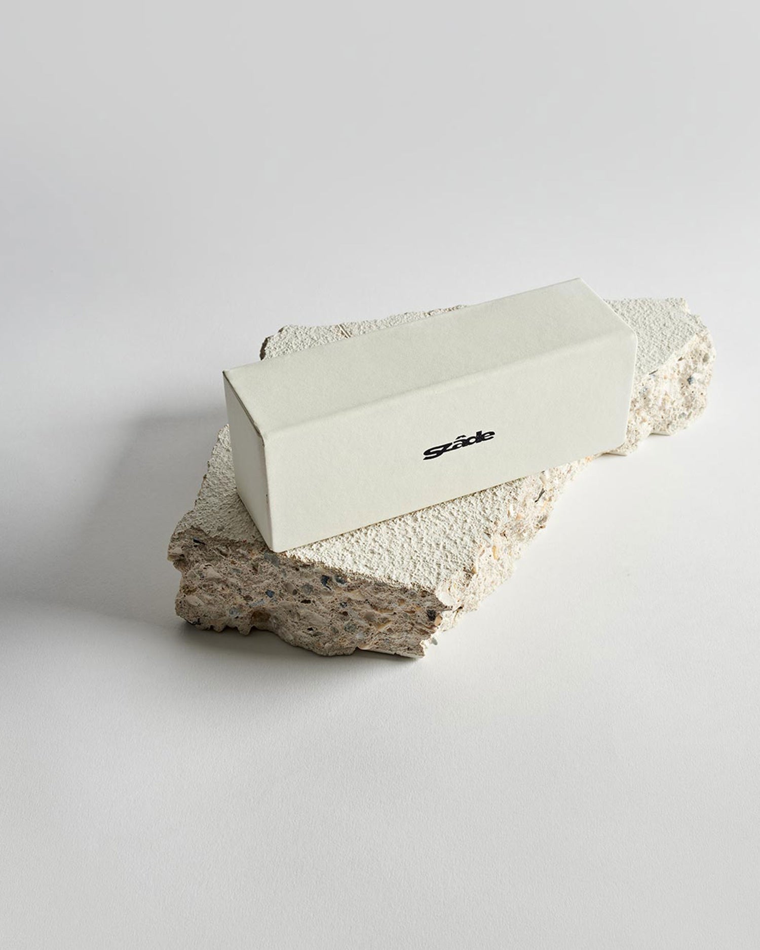 SZADE - Lowen ; Ash